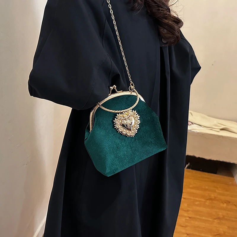 Women Hand Bags Sale - Cadenas, marco de terciopelo, corazón, cena,